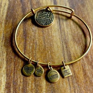 Never Worn Alex & Ani Rafaelian Gold Charm Bracelet